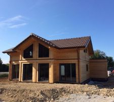 Finition du terrassement et remise des terres en cours.tout devrait être termin? fin septembre.