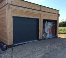 Finition du terrassement et remise des terres en cours.tout devrait être termin? fin septembre.