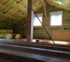 Début des travaux intérieurs..pose des cloisons 
La maison sera mixte ,soit environ 80% bois intérieur et  20% placoplatre.
Le lambris intérieur sera lasure blanc satin .
La suite à venir
