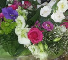 Joli bouquet offert a la signature du terrain