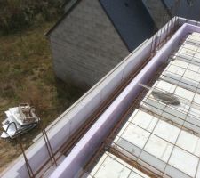 Pas possible de mettre les aciers au niveau des linteaux ; l'&eacute;paisseur de BC est trop faible