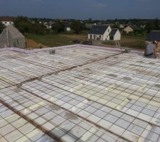 Pas possible de mettre les aciers au niveau des linteaux ; l'&eacute;paisseur de BC est trop faible