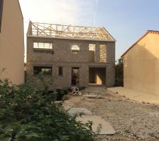 La maison avec le trou de l'oeil de boeuf