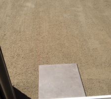 Réglage du premier carreau aligné avec la salle à manger