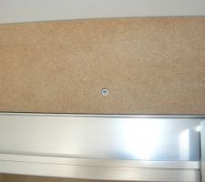 Fixation de la plaque de m&eacute;dium