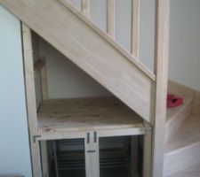 02/09/2014-Placard sous escalier pour chaussures (en cours)