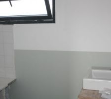 Soubassement salle de bain enfant