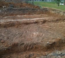 Terrassement d&eacute;couvert le 14 Septembre en venant sur le terrain faire la protection de trottoir