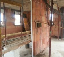 Emplacement tablette et passage aspiration centralis&eacute;e