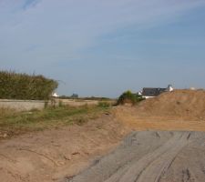 Notre emplacement de notre futur mur et le passage pour aller dans le champ