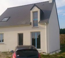 Enduit blanc de la côte avec joints creux sur le devant de la façade
fait le 3 et 4 septembre 2014