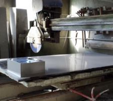 Plaque ponc&eacute;e avant d&eacute;coupage (&eacute;vier ds le coin)