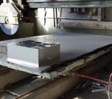 Plaque ponc&eacute;e avant d&eacute;coupage (&eacute;vier ds le coin)