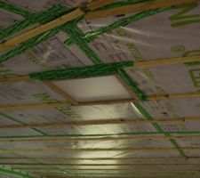 Installation et étanchéité de la trappe d'accès aux combles