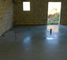 Chape  du rdc faite !