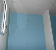 Chambre 2 avec son placard