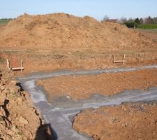 Nous pensions avoir un problème pour le terrassement du vide sanitaire par rapport à la route (dû au dénivelé du terrain) mais non, un souci sans fondement