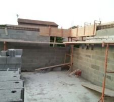 Coffrage du vitrage d'angle