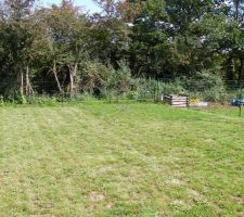 Sept 2014 : Dalle béton pour abri de jardin - piquetage