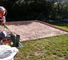 Sept 2014 : Dalle béton pour abri de jardin - fond de forme compacté