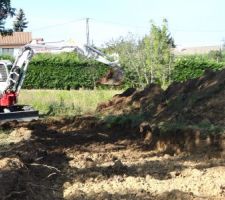 Ouverture du terrain et d&eacute;but du chemin d'acc&eacute;s.