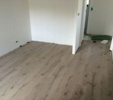 Chambre de Lucie, il reste les plinthes à poser