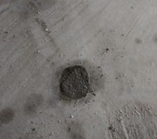 Trou rebouché pour l'instant c'est pas encore super beau mais Lycene m'a assuré que ce sera retravaillé :)