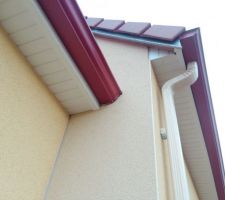 Ravalement abîmé... sous la gouttière