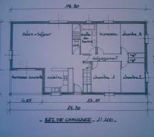 Pice a vivre : Salon - salle  manger 43.6m
<br />
Cuisine ouverte : 8.7m
<br />
Chambre 1   rangement : Chambre d'adultes 14.7m
<br />
Chambre 2   rangement : Chambre d'enfant 12.4m
<br />
Chambre 3   rangement : Chambre d'enfant 12.4m
<br />
Bureau : 11.6m
<br />
Salle de bain : 9.6m
<br />
Couloir : 5.7m
<br />
Hall Entre : 4.5m
<br />
Rangement entre : 2m
<br />
Wc : 1.9m
<br />

<br />
Sous-sol : Garage   buanderie 158.2m
<br />
Terrasse couverte : 12.2m