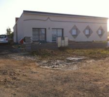 Mise en place du muret avant travaux de voirie...