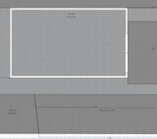 Entr&eacute;e sur la face Nord. la zone plane est situ&eacute;e &agrave; 1.8m/2m plus bas que la place du parking de midi
Il faut pr&eacute;voir une pente en 2 parties
