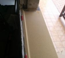 Dommage qu'il n'y ai pas plus d'isolant intérieur.

mais c'est le prix à payer lorsqu'on prend des appuis béton pré formé.