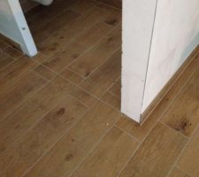 Plinthes en cours de finition