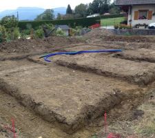 Jour 3 : ça avance vite ! les semelles sont prêtes à accueillir le béton