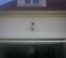 Lumi&egrave;re au dessus du garage