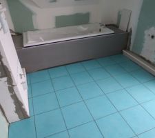 Carrelage salle de bain en cours