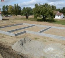 Deux rang&eacute;es de parpaings pour le vide sanitaire