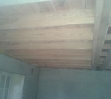 Salon poutres netoyé poncer et traiter