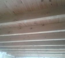 Cuisinne poutres nettoy&eacute; poncer et traiter