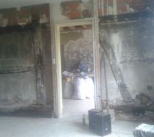 Chambre a cot&eacute; de la cuisine plaquo cass&eacute; et ceci derriere!