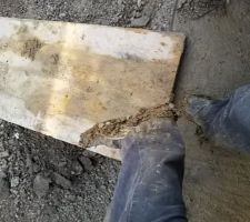 Chaussures pleine de glaise