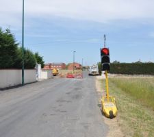 Viabilisation du terrain et arrivée d'un feu tricolore dans notre campagne ...