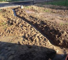 Tranchée évacuation d'eau autour du vide sanitaire