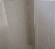 Carrelage des toilettes des enfants