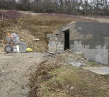 Le sous sol , avec l entr&eacute;e de garage