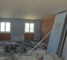 D&eacute;coupe des plaques des murs