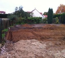 Terrassement mi-10/2014, avec les tranch&eacute;es pour les fondations.