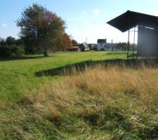 Vue de la borne oppos&eacute;e &agrave; l'entr&eacute;e.