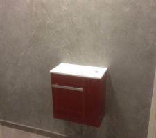 Tadelakt termin&eacute; apr&egrave;s 3&egrave;me couche (cire) et installation lave main