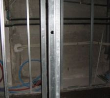 Cloisonnement de la salle d'eau des filles